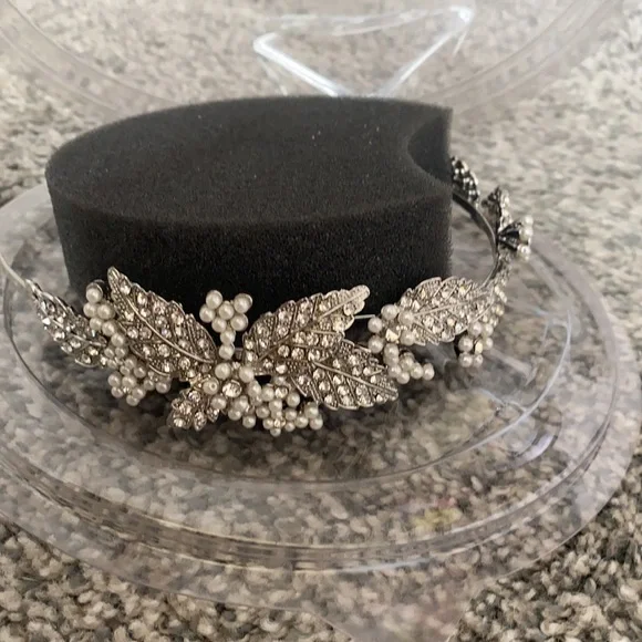 David’s bridal silk road headband NWT